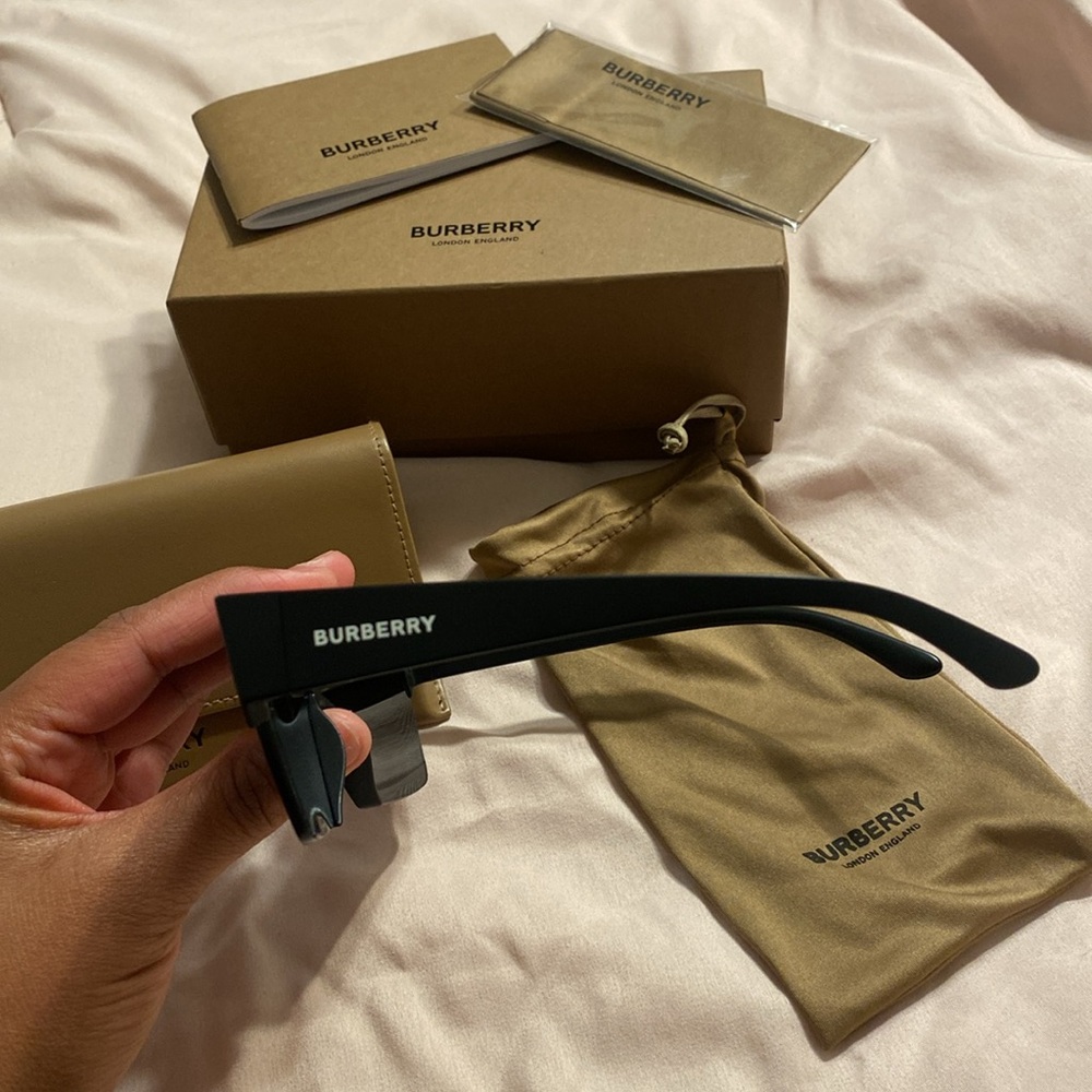 BURBERRY BE4291 Square Frame Sunglasses - Black - Picture 2 of 7